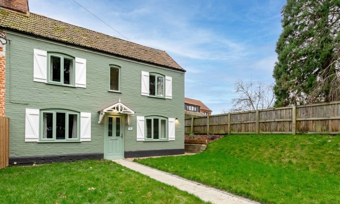 Marsham Casa | Craig Cottage - Three Bedroom House, Sleeps 5
