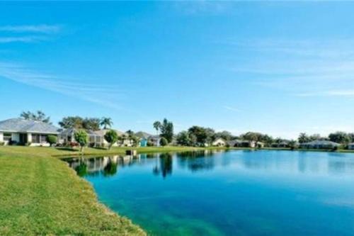 Trailer Estates Casa | Craig House with Heated Pool on small lake