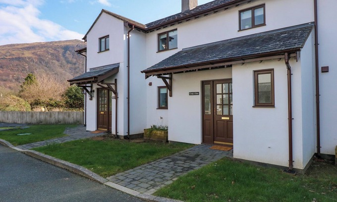 Beddgelert Cabaña | CRAIG Y LLAN, pet friendly, character holiday cottage in Beddgelert