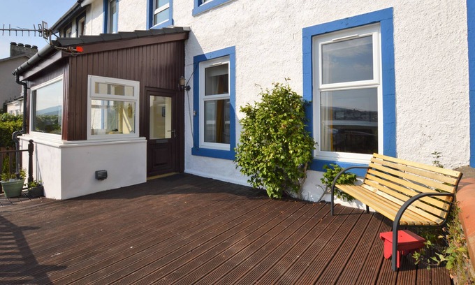 Strone Apartamento | Craigard View - waterfront apartment, sea views