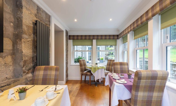 Pitlochry Casa | Craigroyston House & Lodge
