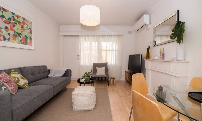 Millswood Casa | Cranbrook Courtyard A Sunny City fringe Retreat