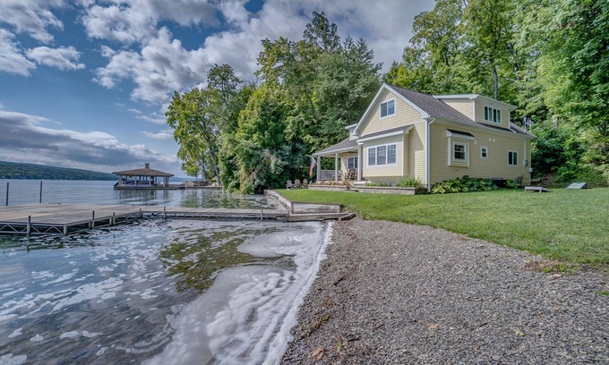Town of Jerusalem Casa | Crane Cove: Keuka Lake home with private beach, close to marina