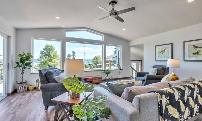 Greenbank Casa | CRANES LANDING HIDDEN BEACH HOME - Whidbey Island 3BR w/ Ocean Views by RedAwning
