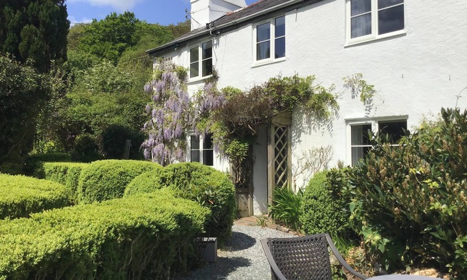 Loddiswell Cabaña | CRANNACOMBE FARMHOUSE, pet friendly, with open fire in Loddiswell
