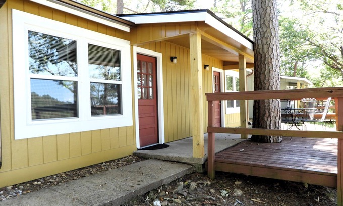 Royal Cabina | Crappie Cabin