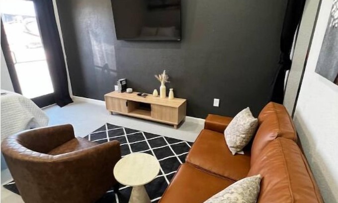 Hobbs Apartamento | Crash Pad -Studio East Room