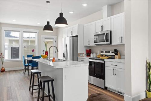 North Park Casa | Crash With Class In This Townhome