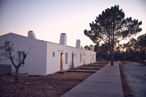 Baiona Casa | Craveiral Farmhouse by Belong Staying & Feeling