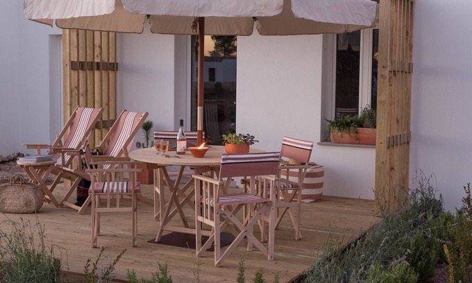 Baiona Casa | Craveiral Farmhouse by Belong