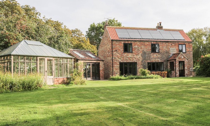 Driffield Cabaña | CRAVEN COTTAGE, family friendly, with open fire in Bridlington