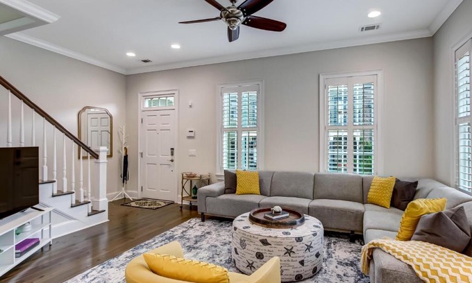 Historic District - North Casa | Crawford Chic