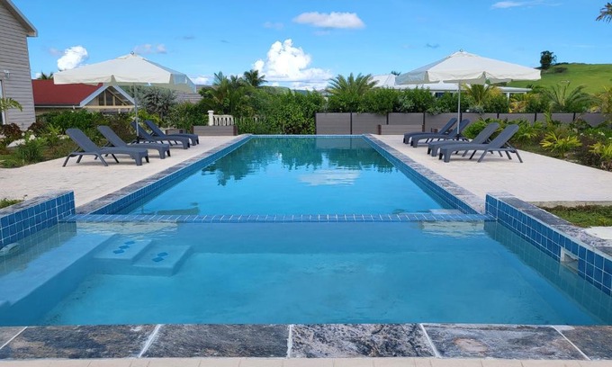 Mamora Bay Complejo | Crawlbay Suites Hotel
