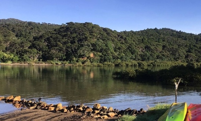 Whangaparapara Harbour Cabina | Creature comfort off the beaten track, Whangaparapara