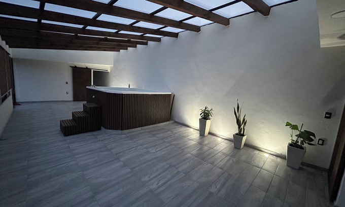 Jocotitlán Apartamento | Create great moments in this beautiful space and enjoy the Jacuzzi.