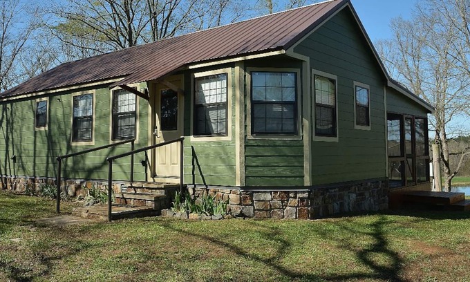 Pine Ridge Casa | CREEK BEND CABINS ARE IN MENA, AR, MANY TRAILS ACCESSIBLE FROM THE PROPERTY!!