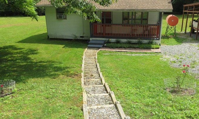 Robbinsville Casa | Creek front within 1/2 mile of Big Snowbird Creek and no neighbors