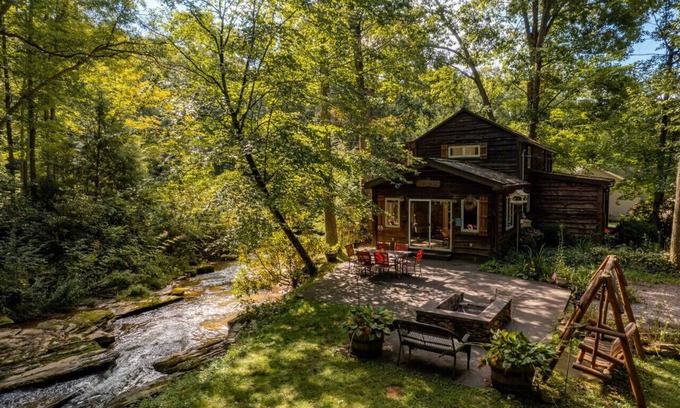 Confluence Cabaña | Creek Haven · Magical Stream Side Cottage W/Hot Tub