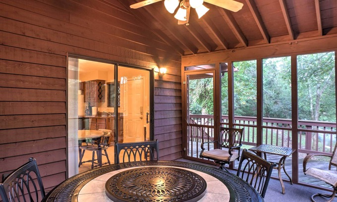 Ooltewah Cabaña | Creekfront Cabin Near Chattanooga w/ Hot Tub!