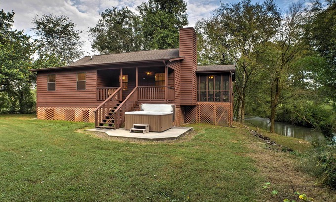 Ooltewah Cabina | ¡NUEVO! ‘The Mill House’ - Ooltewah Creekfront Cabin! ’