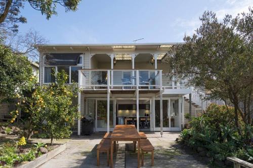 Frankston Casa | Creekhouse by the Sea Private Jetty and Serene Views