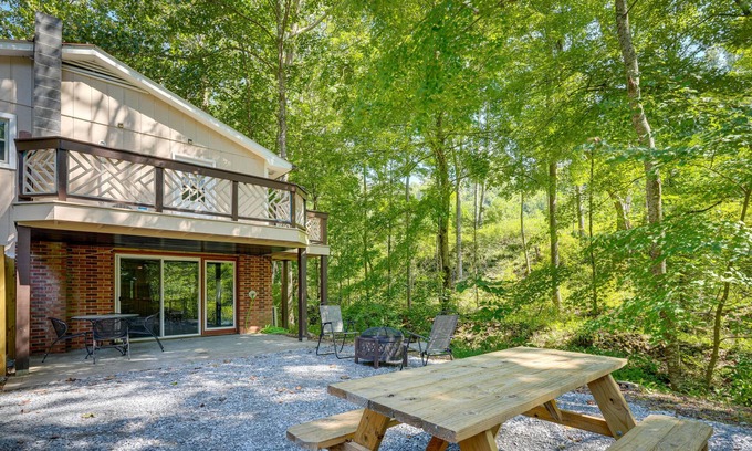 Butler Casa | Creekside Butler Home w/ Fire Pit & Grill!
