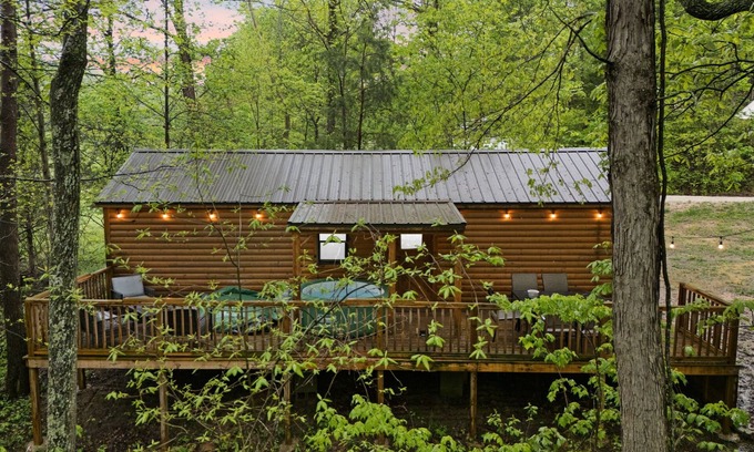 Stanton Cabina | CREEKSIDE CABIN