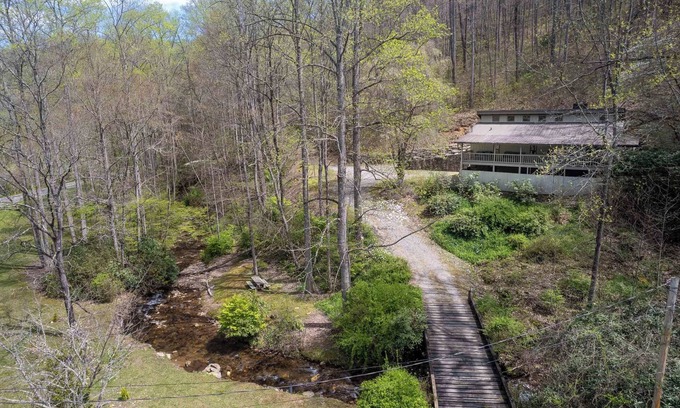 Cullowhee Casa | Creekside Comfort - A Gorgeous, Pet-Friendly Mountain Home Located Near WCU!
