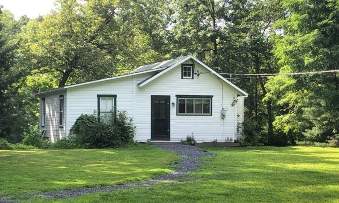 Mount Marion Casa | Creekside Cottage On The Water