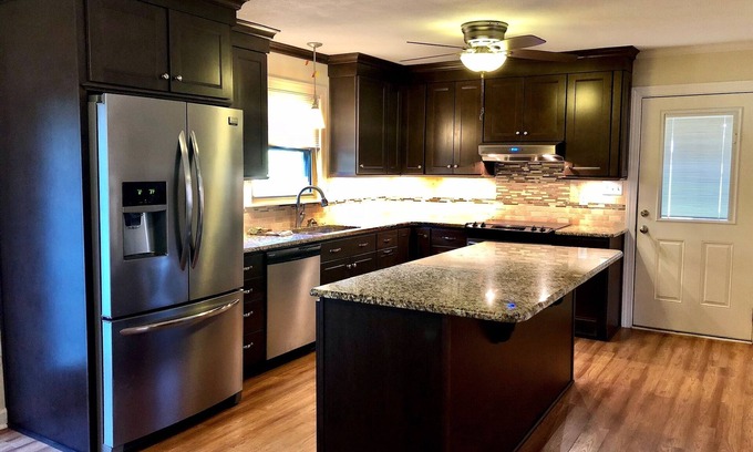 Enochville Casa | Creekside Country Home a solo minutos de Queen City
