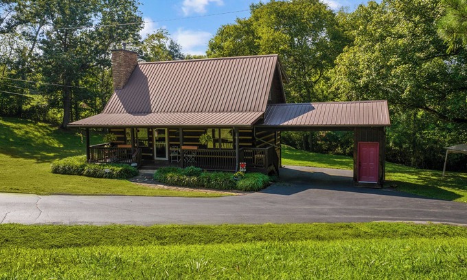 Rockford Cabina | Creekside Cozy Cabin:Minutes to UTK, Dtwn Knox & M’ville ,Marina, & TYS airport
