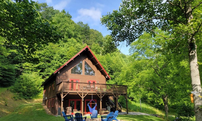 Hot Springs Casa | Creekside Cypress Log Cabin on 17 acres!
