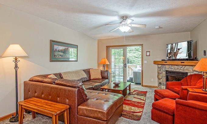 Snowshoe Casa | Creekside E17, Frisco Kid Retreat Jacuzzi Sleeps 11