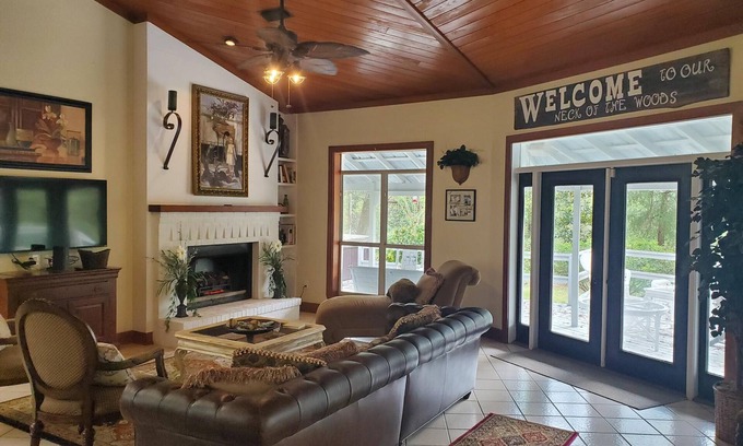 Foley Cabaña | Creekside Inn - A quiet setting close to the Gulf Beaches, Golfing & OWA.