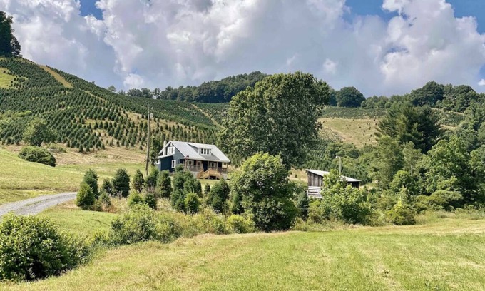 Lansing Otro | The Cottage-West Jefferson/ Grayson Highlands
