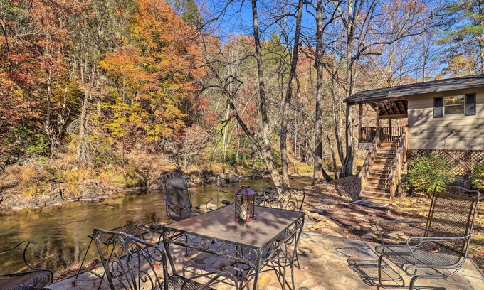Mars Hill Casa | Creekside Retreat w/ Deck, 18 Miles to Wolf Ridge