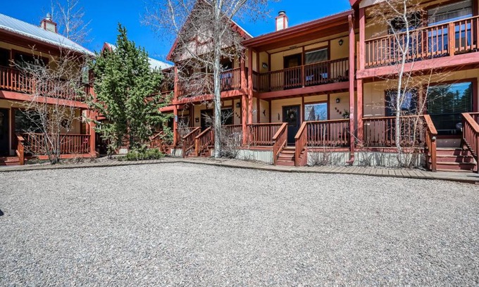 Red River Apartamento | Creekside Serenade