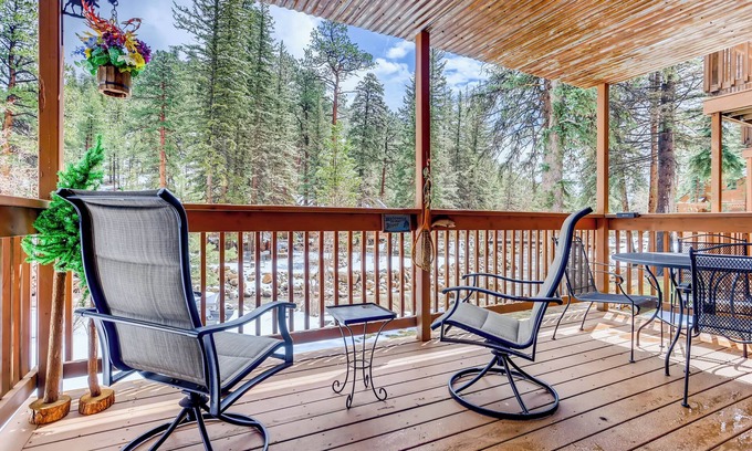 Fall River Estates Condominio | Creekside Suite 07 (NO HT)