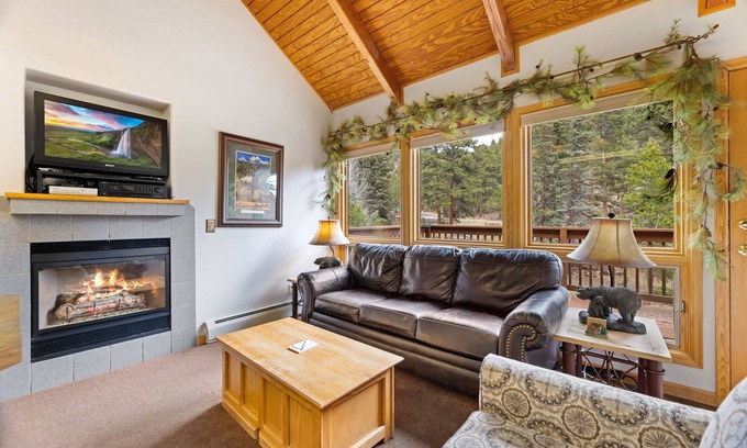 Fall River Estates Condominio | Creekside Suite 10 (NO HT)