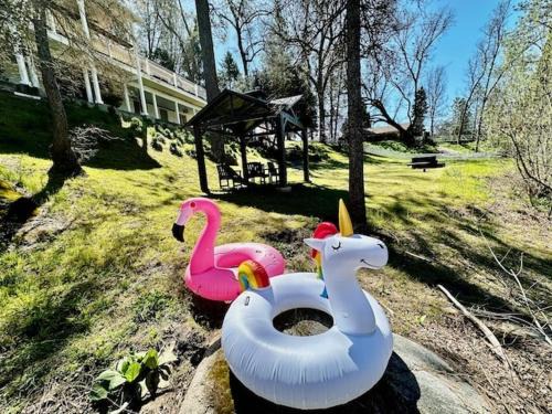 Oakhurst Casa | Creekside Suite Sleeps 2 Creek frontage Bbq