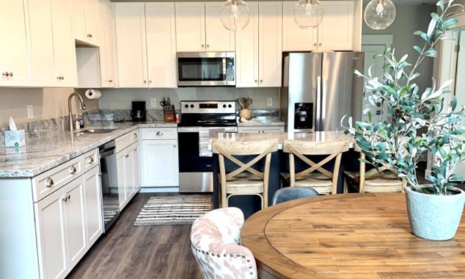 Swan Valley Casa | Creekside Swan Valley home with epic mountain views, patio, BBQ, & central AC