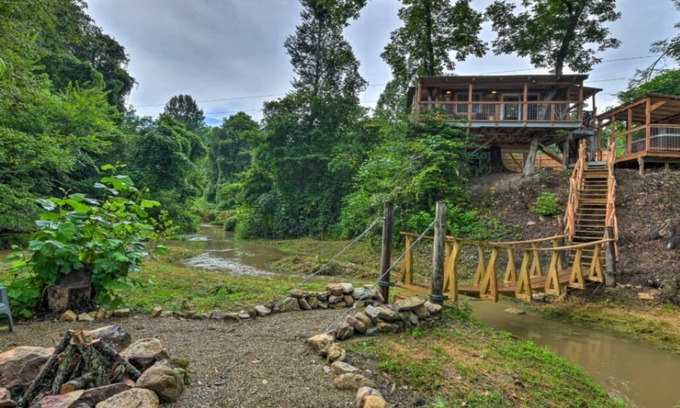 Cosby Cabina | Creekside Tree House Cabin