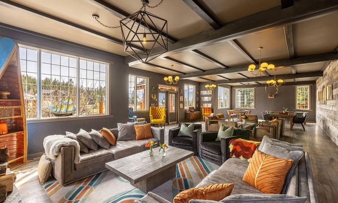 Eagle Terrace Hotel | Creekside Villa