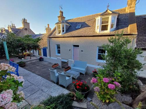 Cullen Casa | Creel Cottage Seatown Cullen with Garden