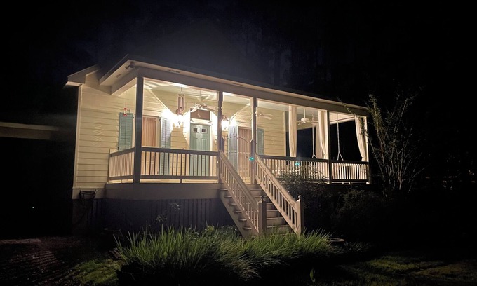 Fairhope Casa | Creole-style Cottage near Fish River