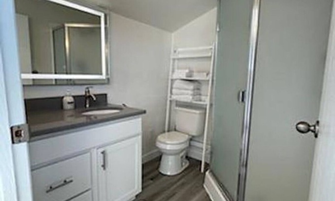 Quincy Condominio | Crescent Bar Unit 102