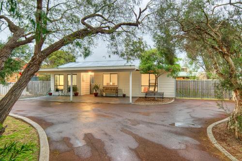 Dunsborough Casa | Crescent Bay Holiday Cottage & Studio