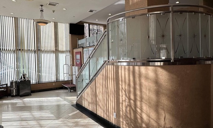 Hunters Point Hotel | Crescent Hotel