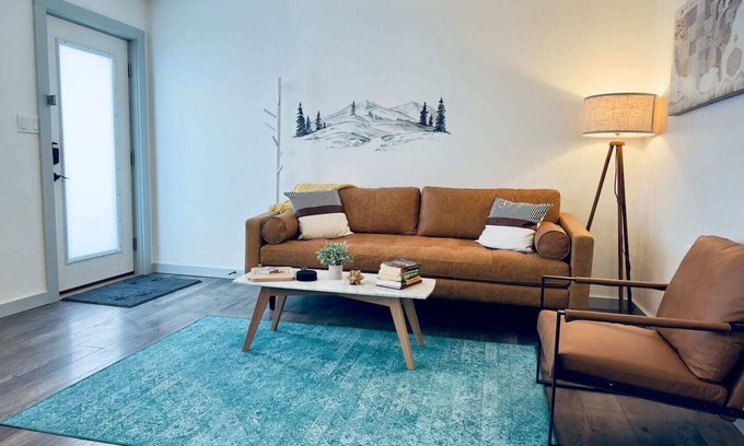 Joseph Condominio | Crescent Lake condo at Lakes Basin Village