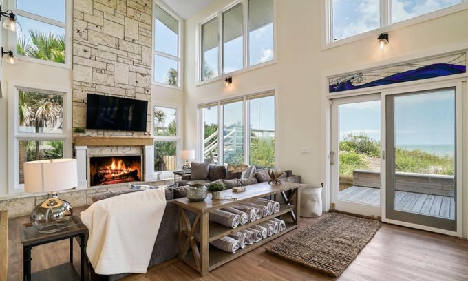 Crescent Beach Casa | Crescent Lookout Oceanfront with panoramic views